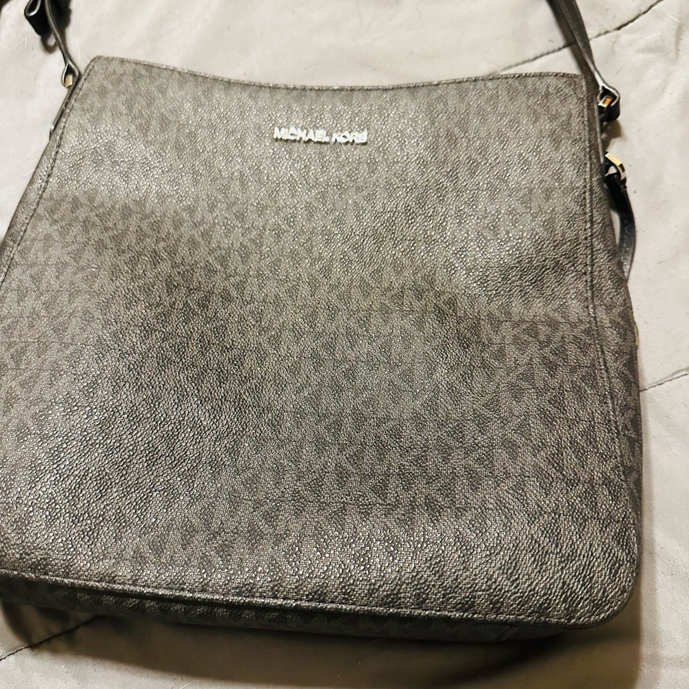 Large Michael Kors Crossbody